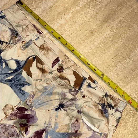 CHICO'S Floral Print Jeans, 1.5 (US 10). - Picture 11 of 17